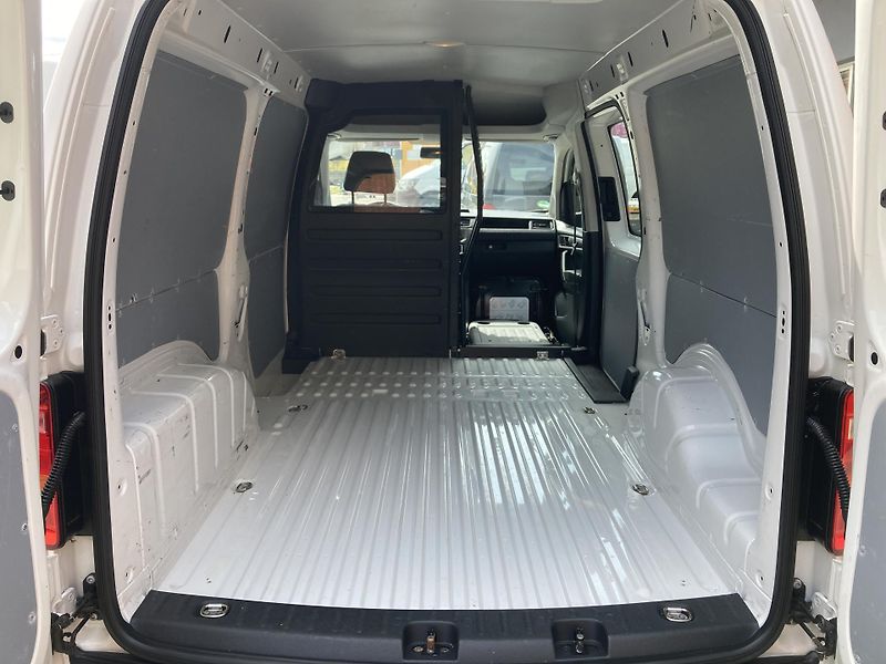 Volkswagen Caddy (2016) MAXI  2,0TDi VAN -DPH - fotka 14 z 17
