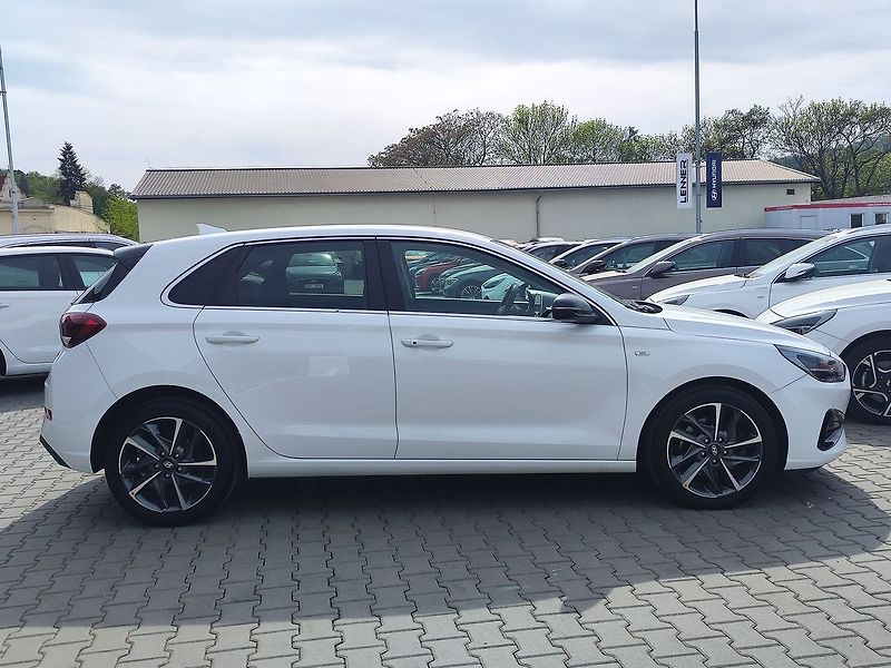 Hyundai i30 1.5 T -GDi/117kW Premium DCT - fotka 4 z 39
