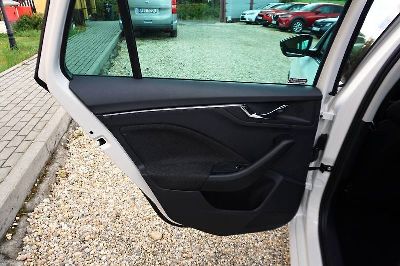 Škoda Scala (2019) STYLE PLUS 1,6 TDI 85 kW - fotka 23 z 30