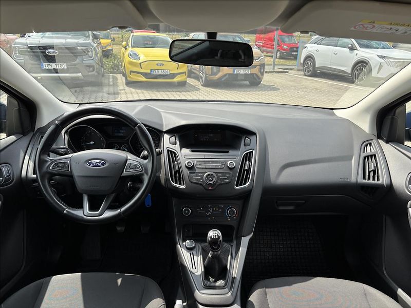 Ford Focus 1,6 Trend 1.6 Duratec Ti-VCT - fotka 13 z 33