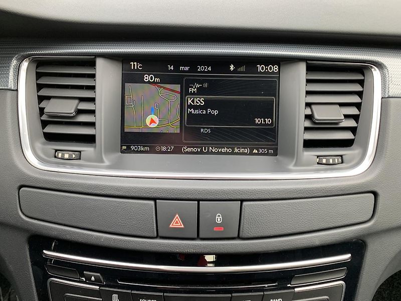 Peugeot 508 SW 2.0HDi PANORAMA NAVI KLIMA - fotka 22 z 45