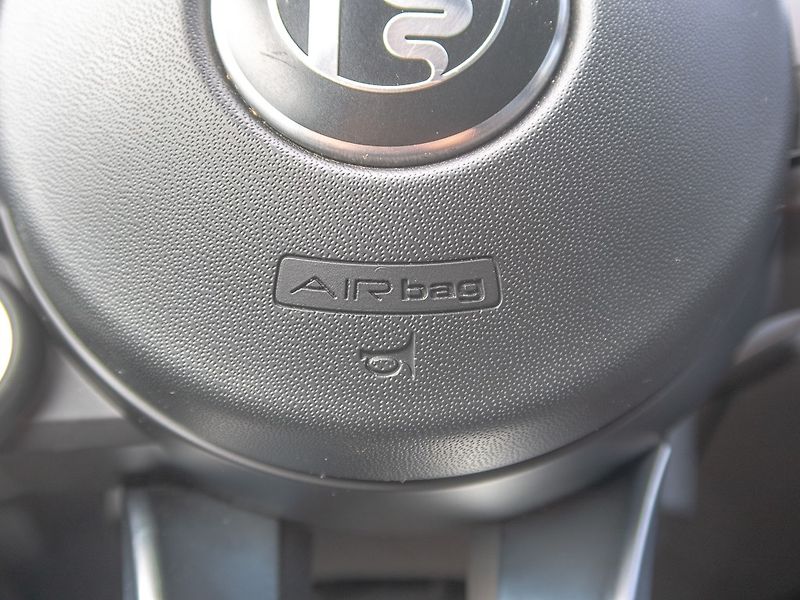 Alfa Romeo Stelvio (2023) 2.0T Q4 MAT - NAVI - fotka 43 z 62
