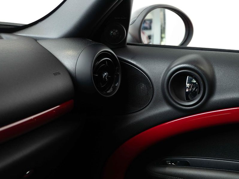 Mini Countryman COOPER JCW - fotka 16 z 22