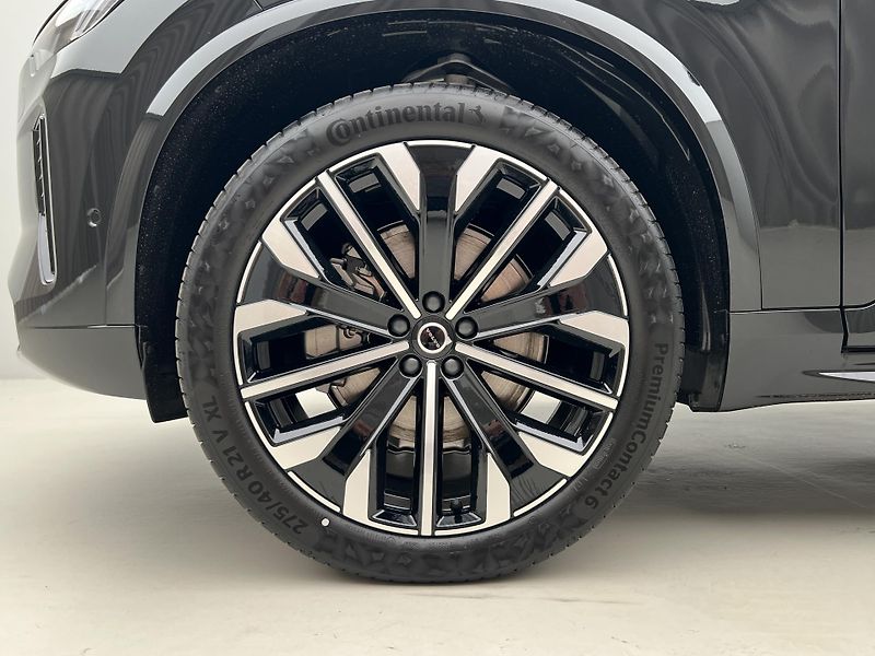 Volvo XC90 (2026) B5 AWD DARK PLUS AUT - fotka 16 z 44