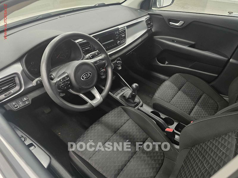 Kia Rio (2017) 1.2i, servis.kniha, AC - fotka 3 z 3