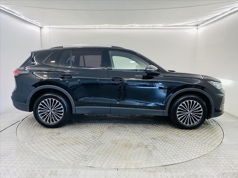 Volkswagen Tiguan 2,0 TDI DSG 110 kW Head Up Lif - fotka 25 z 27