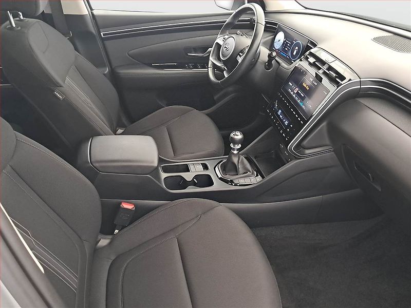 Hyundai Tucson (2023) 1.6 T-GDI - fotka 9 z 17