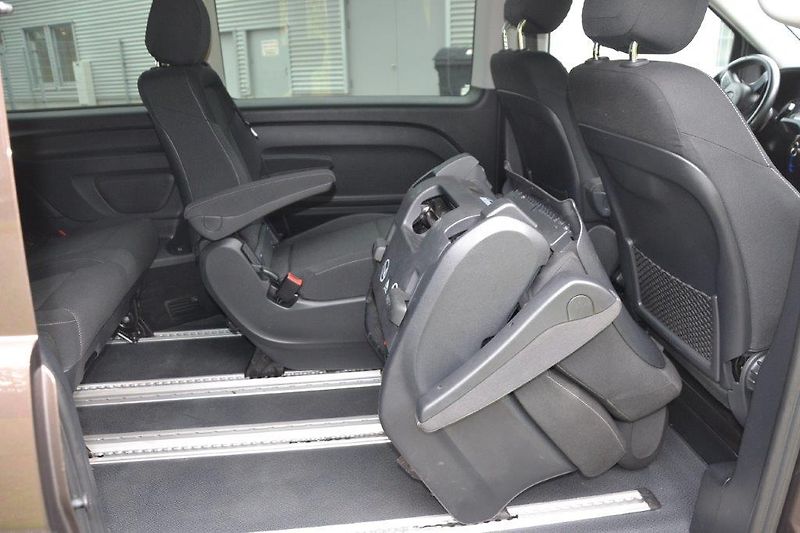 Mercedes-Benz Vito 116 CDi 7 míst, automat 7G  - fotka 41 z 41