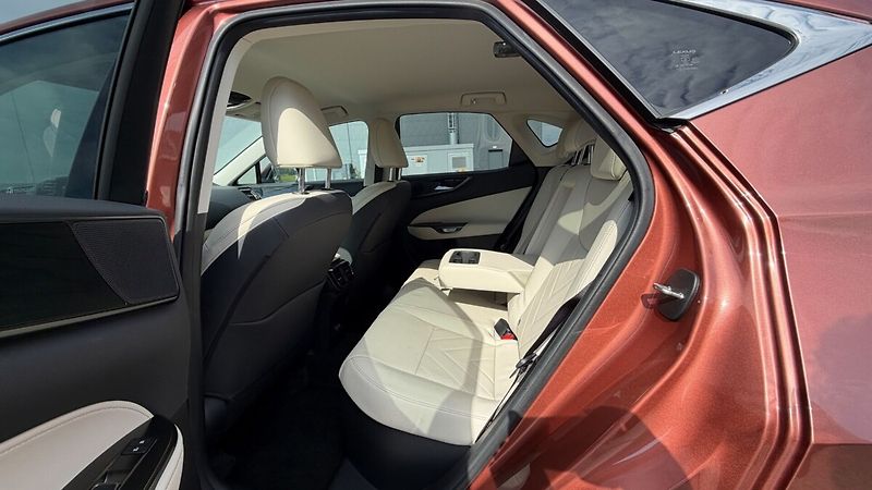 Lexus NX 350h 350H 2,5 HEV PRESTIGE - fotka 21 z 26