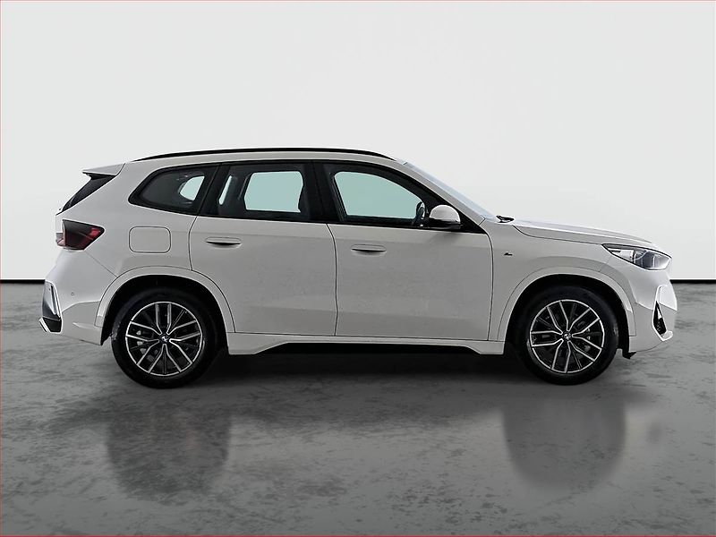 BMW X1 (2024) sDrive18i - fotka 6 z 19