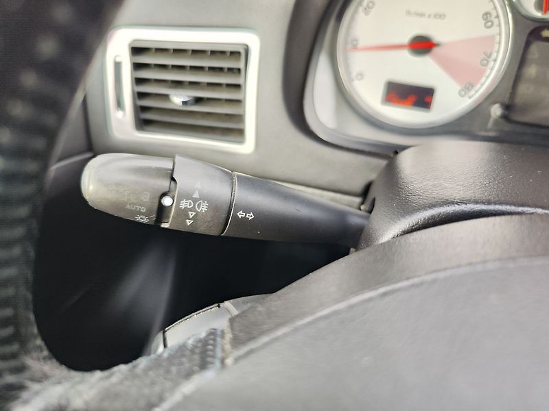 Peugeot 307 1.6i 16V/80kW - fotka 21 z 25