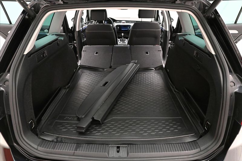 Volkswagen Passat 2,0 TDI 110kW DSG Business Zár - fotka 10 z 27