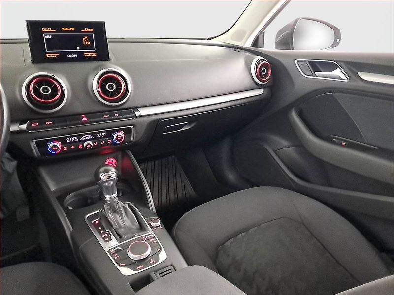 Audi A3 (2015) S-Line 1.6 TDI, Automat - fotka 8 z 20