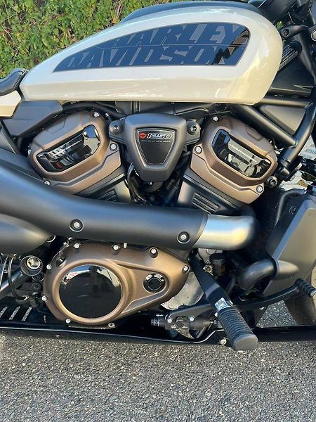 Harley-Davidson (2022) RH 1250S Sportster S - fotka 10 z 12