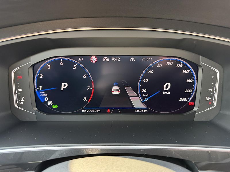 Volkswagen Tiguan R-Line 2,0 TSi/180kW 4x4 DSG - fotka 52 z 114