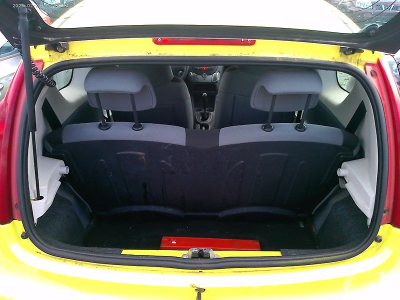 Peugeot 107 1.0i, 50 kW, nová STK - fotka 16 z 16
