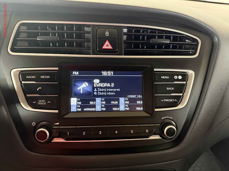 Hyundai i20 (2019) 1.2i, 1.maj,ČR, AC - fotka 16 z 16