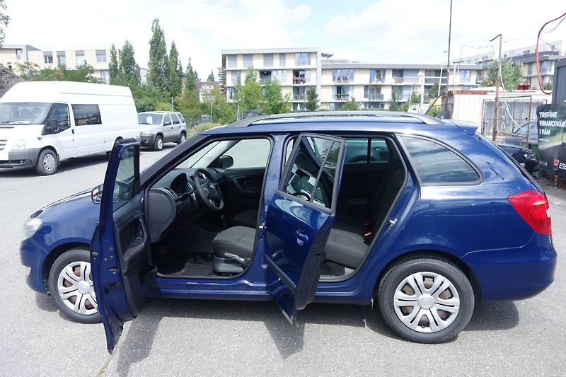 Škoda Fabia 1,2TSi 77 kW DSG !!! Servisová - fotka 14 z 30