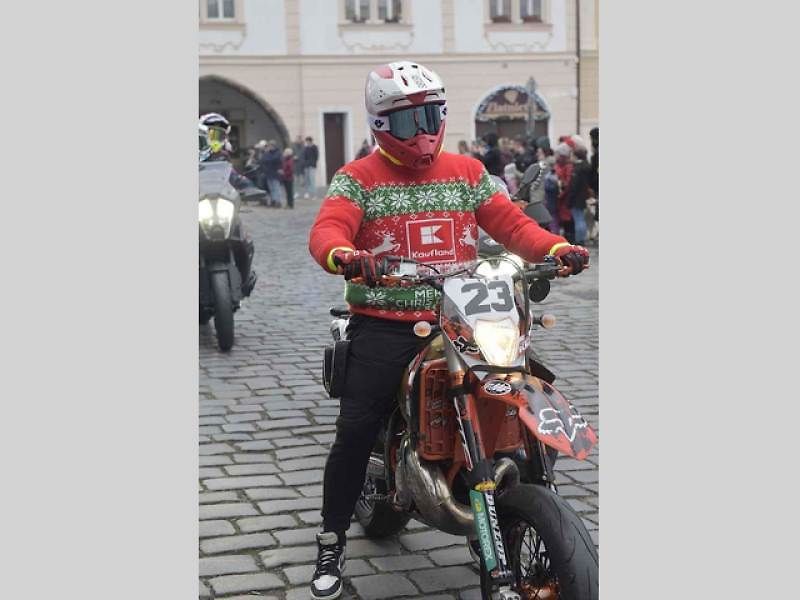 Štědrodenní motorkářská vyjížďka se srazem na Karlově náměstí v Kolíně.