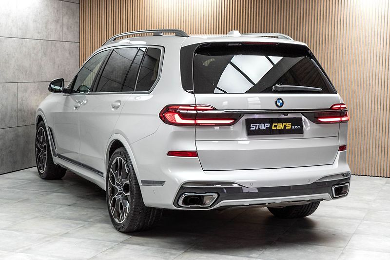 BMW X7 xD 40d ///M*TAŽNÉ*7.MÍST*ČR 1M - fotka 4 z 49
