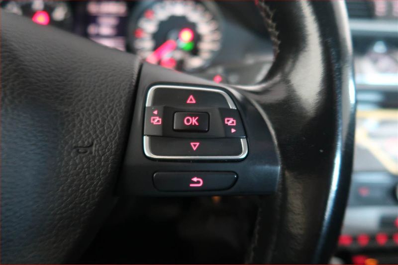 Volkswagen Passat (2011) 2.0 TDI, Automat, nová STK - fotka 19 z 20