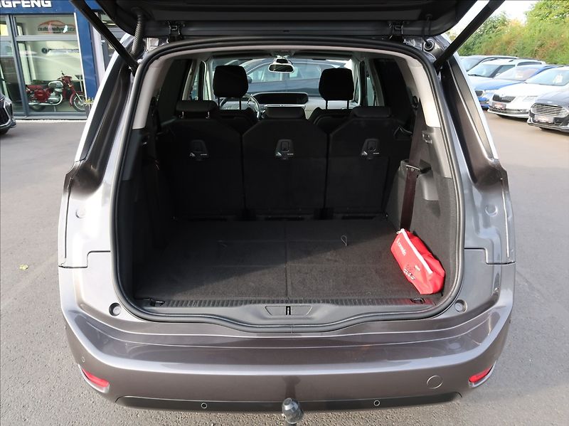 Citroën Grand C4 SpaceTourer 2,0 BHDi,120kW,1majČR,7míst - fotka 28 z 33