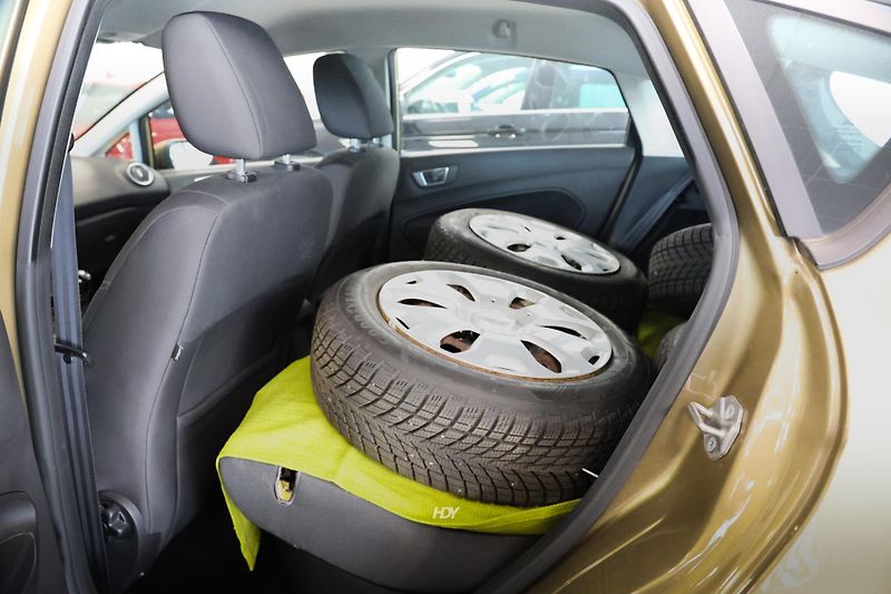 Ford Fiesta (2013) 1.0 59kW Digi Klima 33000KM - fotka 18 z 18