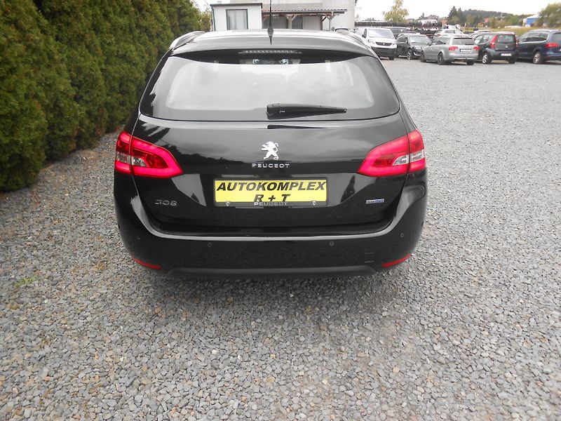 Peugeot 308 1.6HDi, KAMERA,NAVI,FULL LED! - fotka 6 z 40
