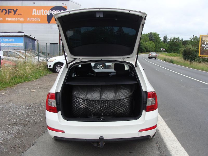 Škoda Octavia 1.6 TDi, 66 kW, klimatizace - fotka 11 z 24