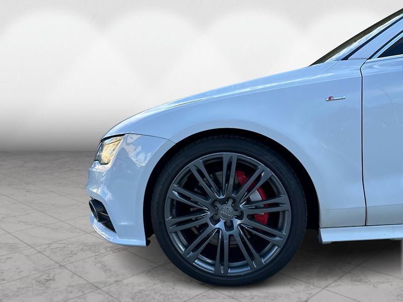 Audi A7 3.0Bitdi S-line  230kw Quattro - fotka 9 z 30