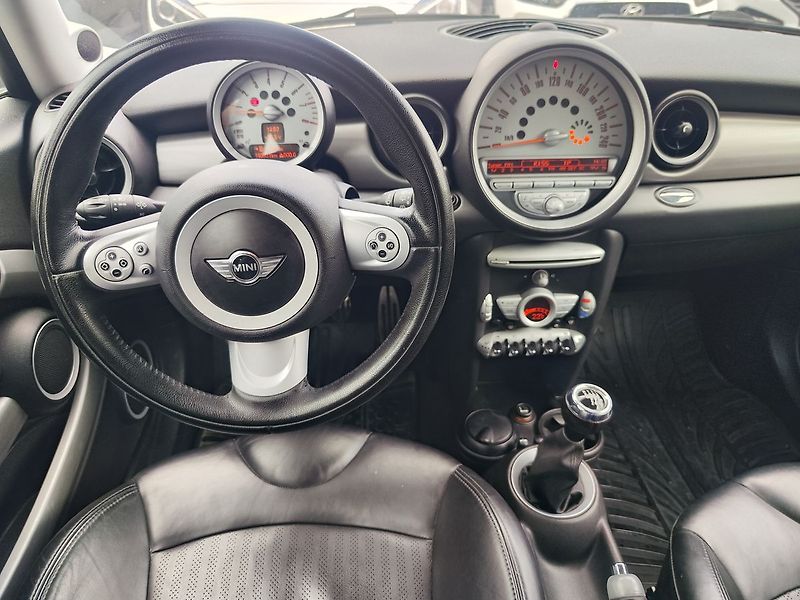Mini Cooper S 1.6/141kW John Cooper Works - fotka 11 z 25
