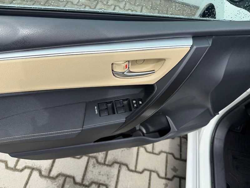 Toyota Corolla 1.6 VVT-i Active Trend - fotka 12 z 26