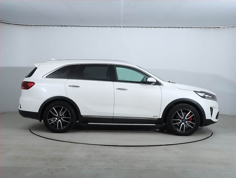 Kia Sorento (2018) GT Line 2.2 CRDi - fotka 6 z 30