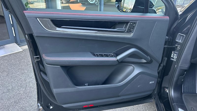 Porsche Cayenne S Coupe E3 II - fotka 21 z 30