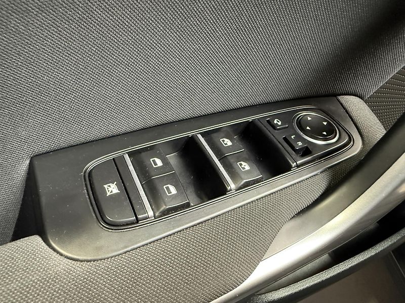 Kia Ceed 1.5 T-GDI 118kW Top SW - fotka 10 z 13