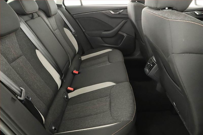 Škoda Kamiq (2023) Style 1.0 TSI - fotka 7 z 15