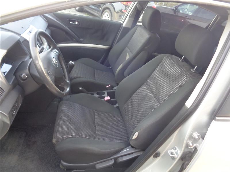 Toyota Corolla 2,2 - fotka 13 z 15