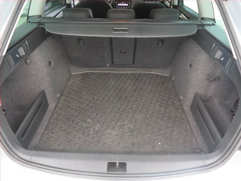 Škoda Octavia (2015) Style 2.0 TDI, Automat - fotka 14 z 15