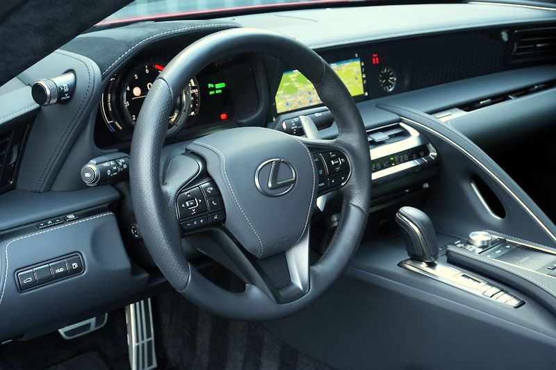 Lexus LC 500h 3.5L V6, Kamera, HUD,Ventilace - fotka 9 z 31