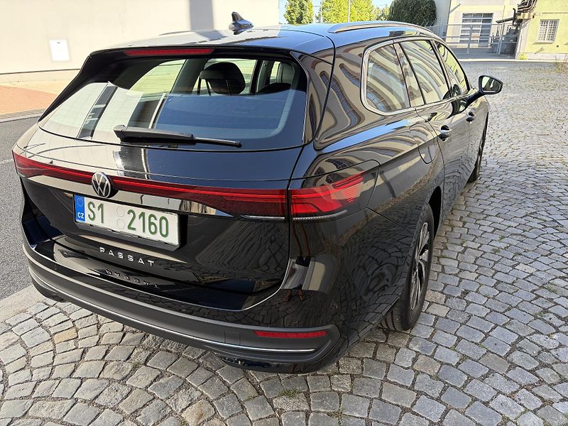Volkswagen Passat 2,0 TDI Business - fotka 10 z 33