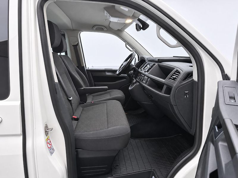 Volkswagen Caravelle 2,0 TDI 110kW DSG 9-Míst CZ - fotka 12 z 36