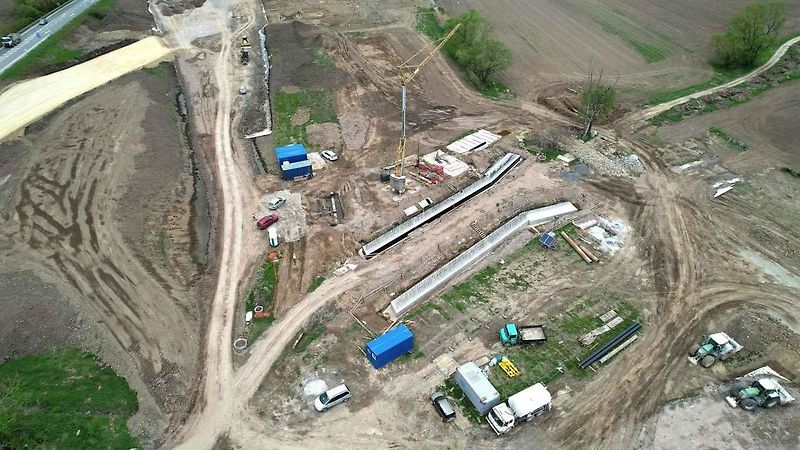 Snímky z výstavby dálnice D35 Džbánov - Litomyšl, duben 2025