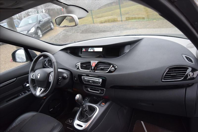 Renault Scénic 1,9 DCI 96KW TAŽNÉ NAVI KAMERA - fotka 22 z 57