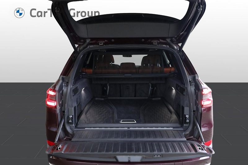 BMW X5 xDrive 45e - fotka 10 z 35