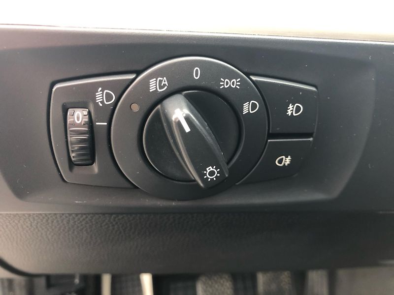 BMW Řada 3 325i - fotka 16 z 29