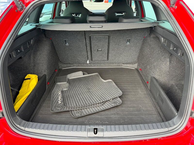 Škoda Octavia (2023) 1.5 TSI 110kW SportLine DSG DC - fotka 33 z 35