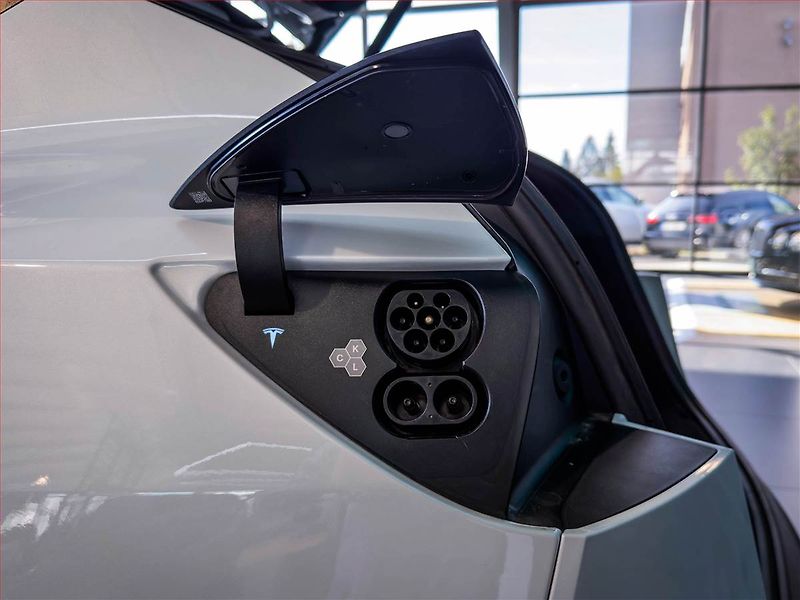 Tesla Model Y (2025) Long Range AWD 79kWh - fotka 25 z 26
