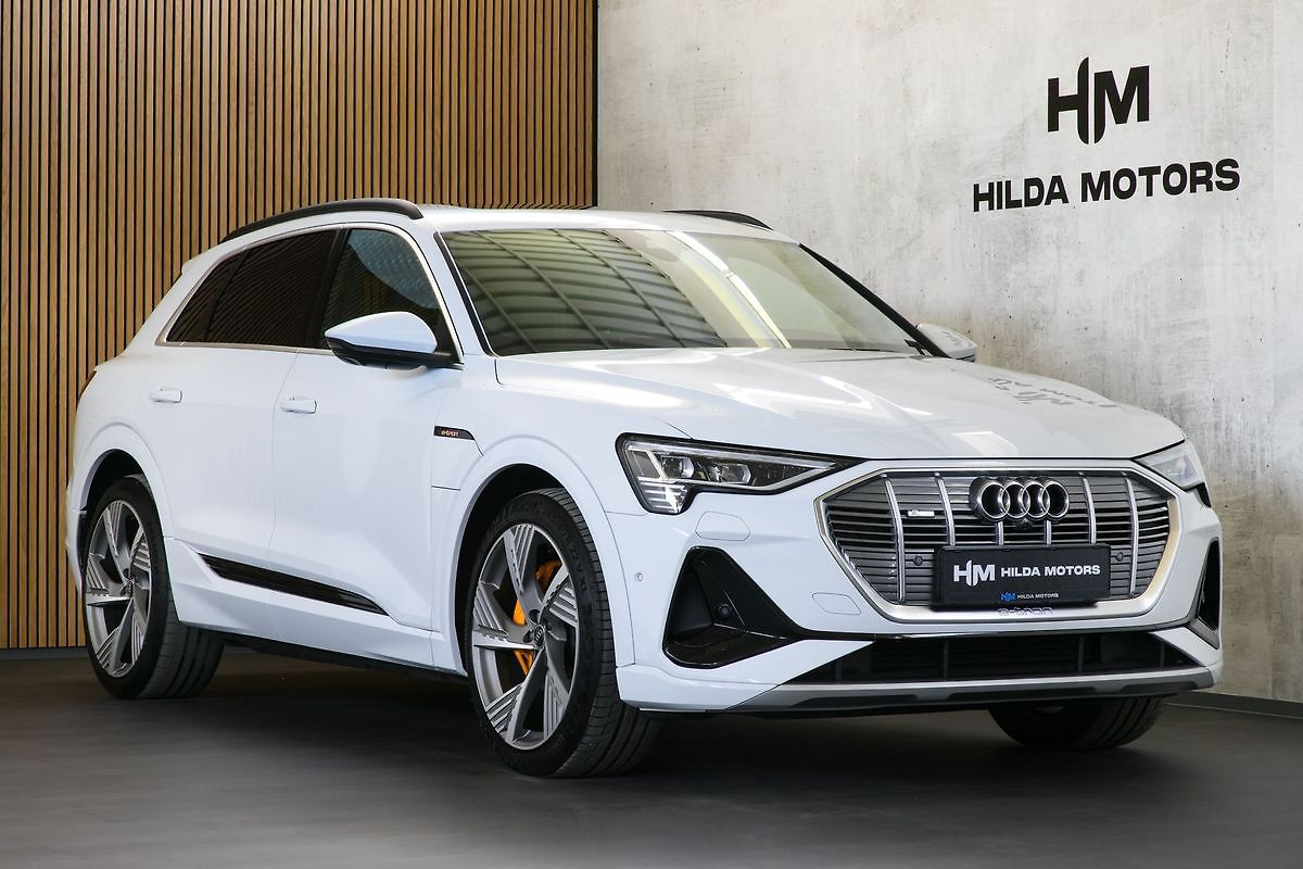 Audi e-tron 55 300kW Sline B&O Pano ZÁRUKA