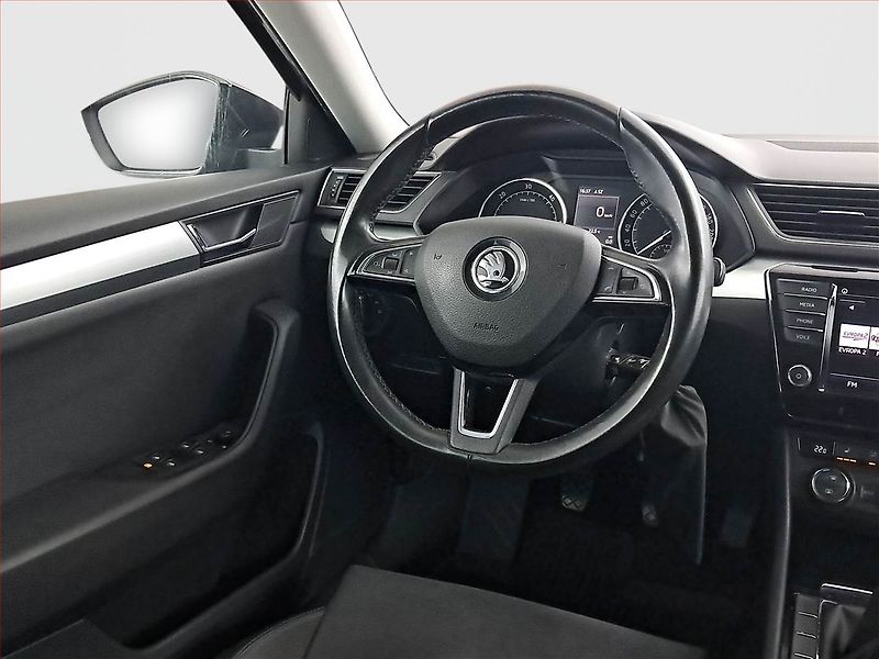 Škoda Superb (2017) 2.0 TDI, Kůže, Navi, Tempomat - fotka 7 z 19