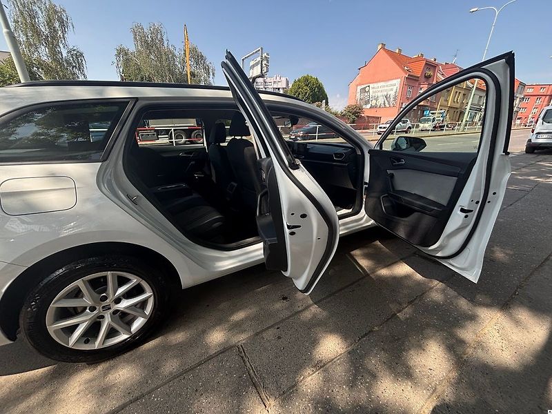 Seat Leon 2.0TDi-110KW/2022/DSG-SPORT.ZÁ - fotka 20 z 51